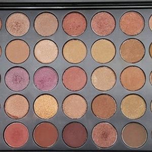 Morphe 35T - 35 COLOR TAUPE EYESHADOW PALETTE